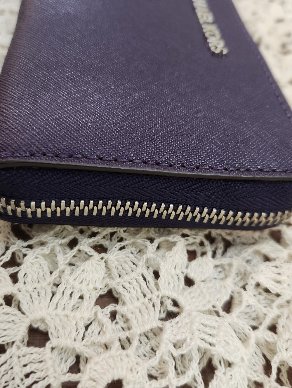 MICHAEL Michael Kors Jet Set Travel plum Saffiano leather zip-around Wallet EUC - Picture 8 of 10